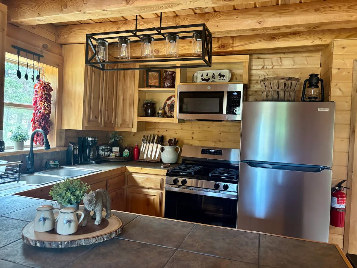 3 Kings • Wildlife Retreat • Deck • Fire Pit - Photo 4